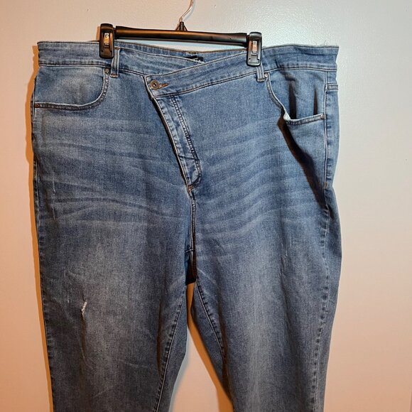 Universal Standard Katie High Rise Cross Over tapered leg jean 22 - Picture 3 of 13